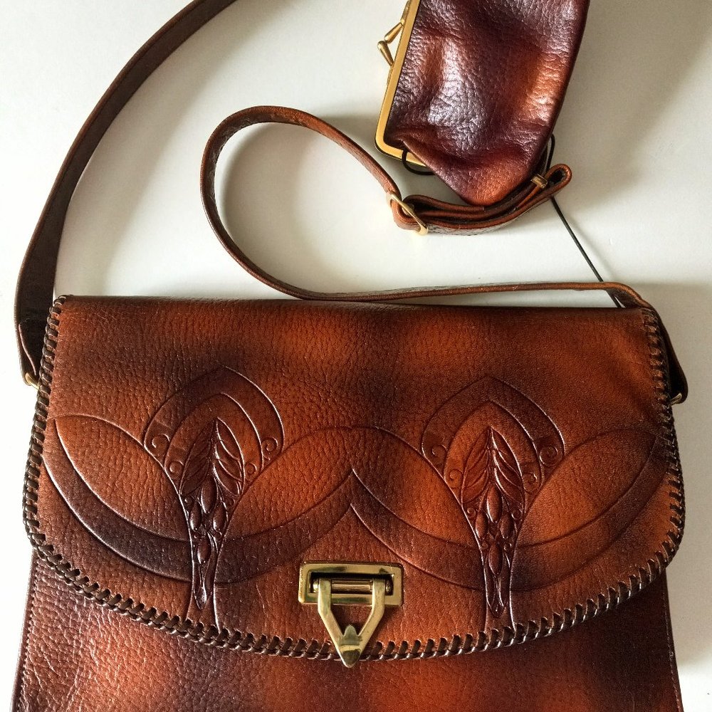 Cameo Tooled Steerhide Vintage 1960s 1970s Crossbody … - Gem